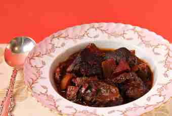 Pork with a quince and prunes